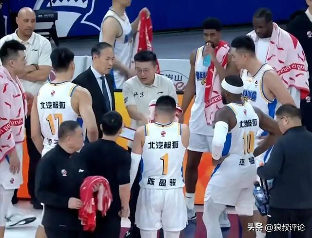 开云体育app-你可是北京顶薪球员！范子铭4中0得0分3犯 多次在场隐身遭球迷热议