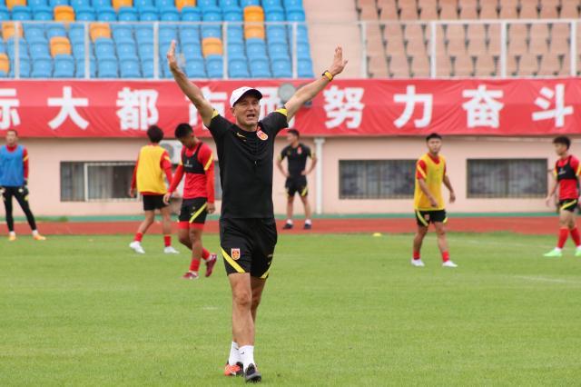 开云体育app下载-国足选拔队印象：不紧张不诉苦 扬科维奇处变不惊